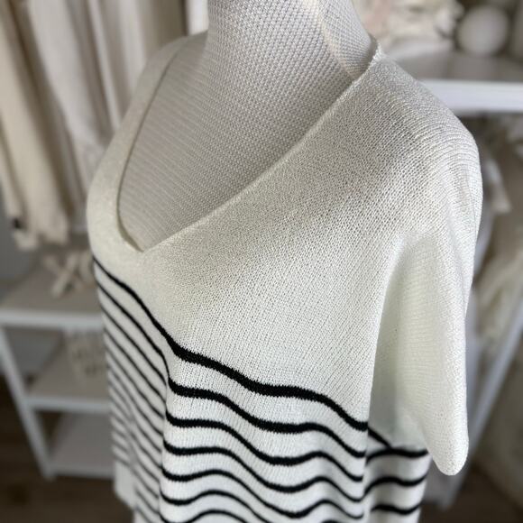 Bibi Women's Sz S (oversized up to XL)  Black & White Striped Sweater #3535 - Picture 2 of 8